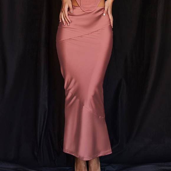 House of CB Colette skirt in Rose Satin (NWT) - Picture 7 of 10
